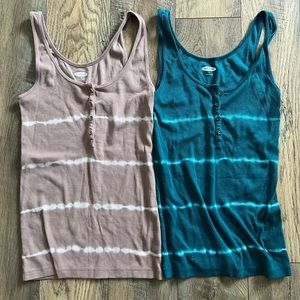 Set of 2 old navy tie dye tank tops size M